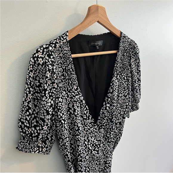 Floral wrap dress - Picture 3 of 9